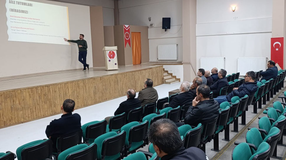 Öğrenci Velilerine “Aile İçi İletişim” Eğitimi Verildi 15 Temmuz Şehitleri Anadolu İmam Hatip Lisesi’nde “Aile İçi İletişim