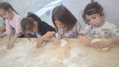 Üzümlü Nusret Yılmaz İlkokulu anan sınıfı öğrencileri ” Ekmeğin Serüveni”