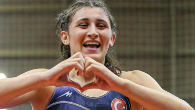 Sırbistan’ın Novi Sad kentinde düzenlenen U23 Dünya Güreş Şampiyonası’nda mücadele