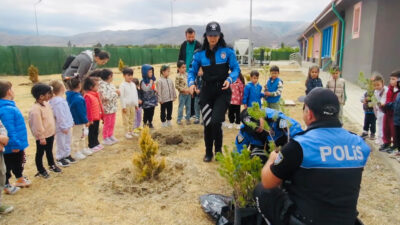 Erzincan Emniyet Müdürlüğü, “ÇOGEP Hep Birlikte Aileyiz” projesi kapsamında minik
