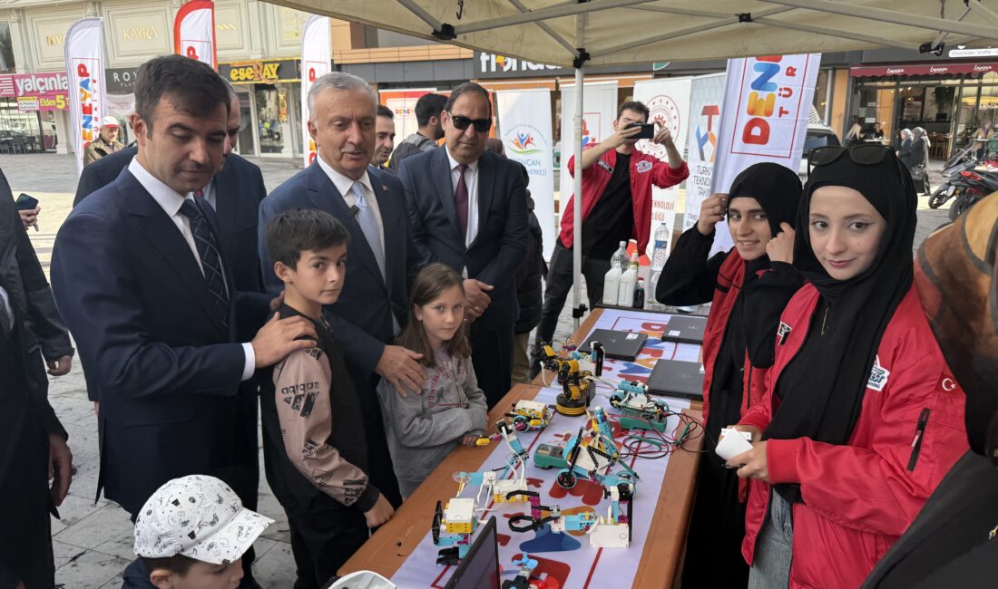 Teknofest Finalistleri ve Bilim Etkinlikleri Sergisi Açıldı Cumhuriyetin 102. yıl dönümü coşkusu, Erzincan’da bilim ve teknoloji rüzgarıyla