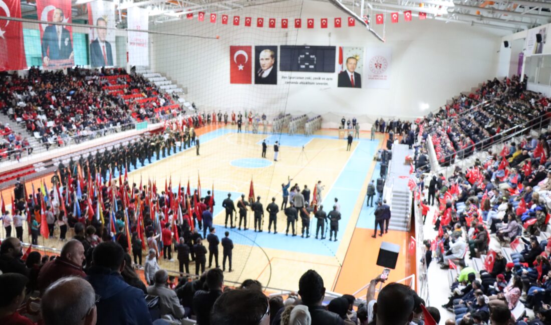 102 Yıllık Gurur, Erzincan’da Birlik ve Coşkuyla Kutlandı Erzincan’da 29 Ekim Cumhuriyet Bayramının 102. Yılı kutlamaları, Valilikteki tebrik