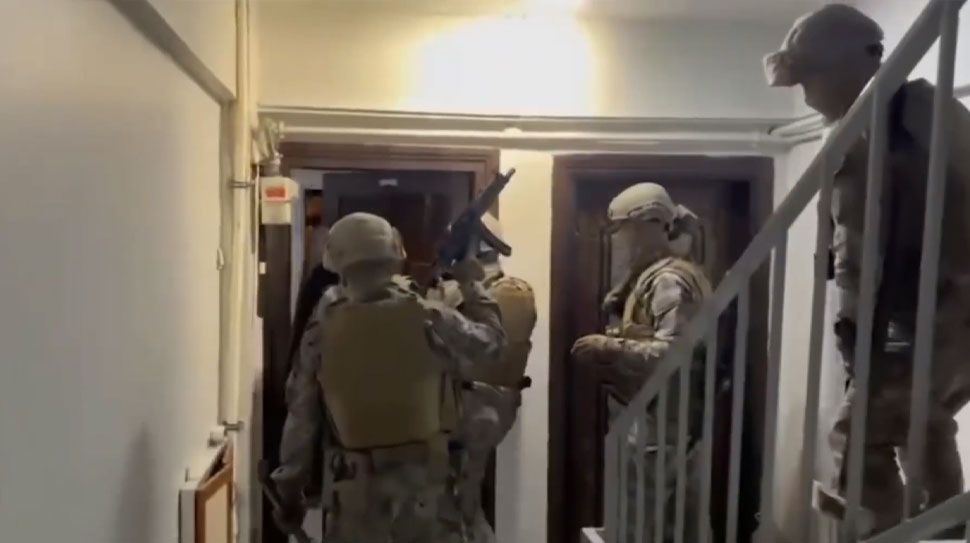 Organize Suç Örgütüne Darbe: 17 Şüpheli Yakalandı İçişleri Bakanı Ali Yerlikaya, İstanbul ve Yalova merkezli gerçekleştirilen operasyonda