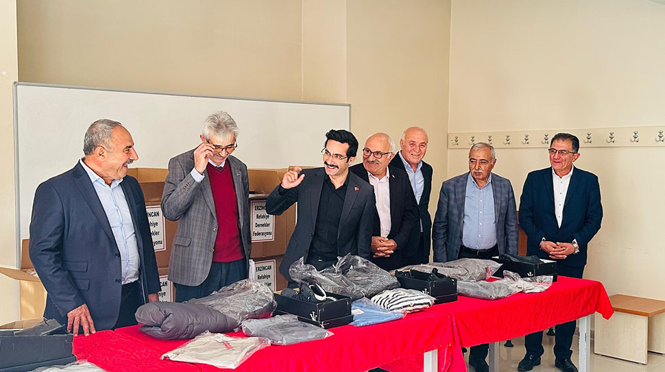 Erzincan Refahiye Dernekler Federasyonu (EREDEF), sosyal sorumluluk çalışmaları kapsamında Refahiye’de