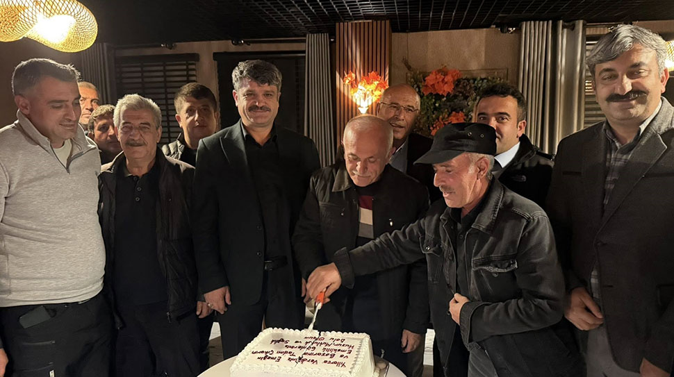 Refahiye Belediyesi, uzun yıllar hizmet veren ve emekliliğe ayrılan personelleri