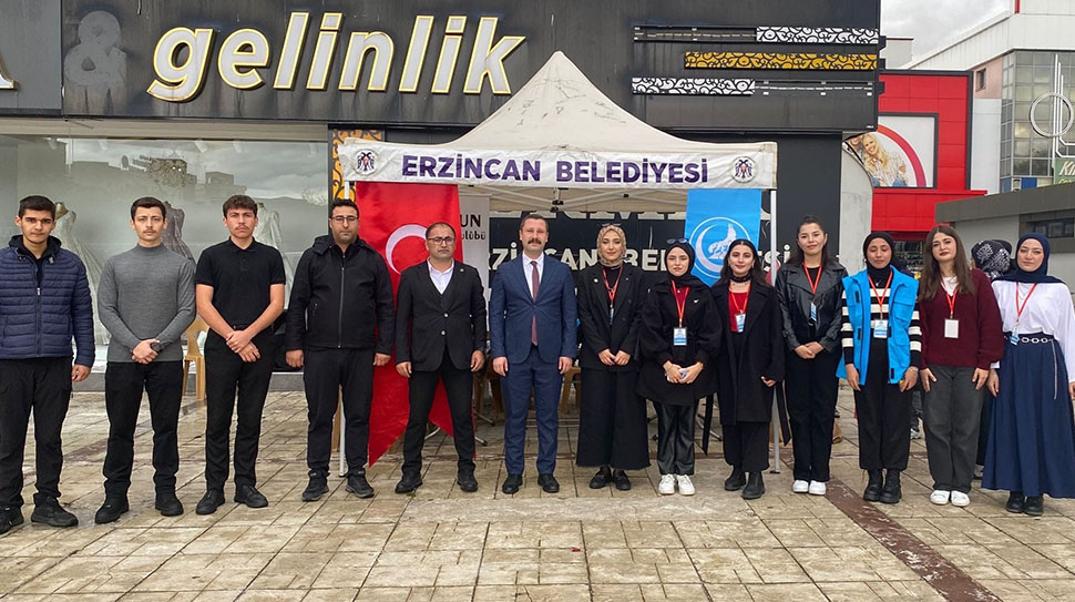 Ülkü Ocakları’ndan Renkli 29 Ekim Etkinlikleri Ülkü Ocakları Erzincan İl Başkanlığı, Cumhuriyetin 102. yılını Dörtyol Kızılay