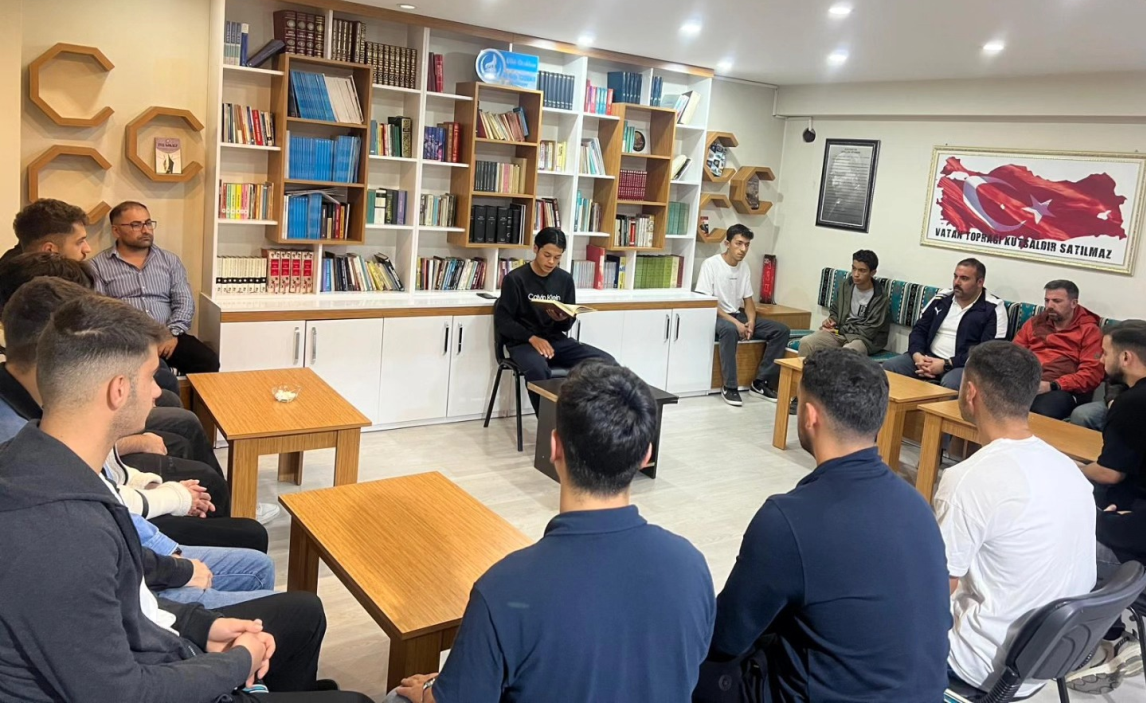 Ülkü Ocakları Erzincan İl Başkanlığı, gençlerin milli şuurunu ve tarih