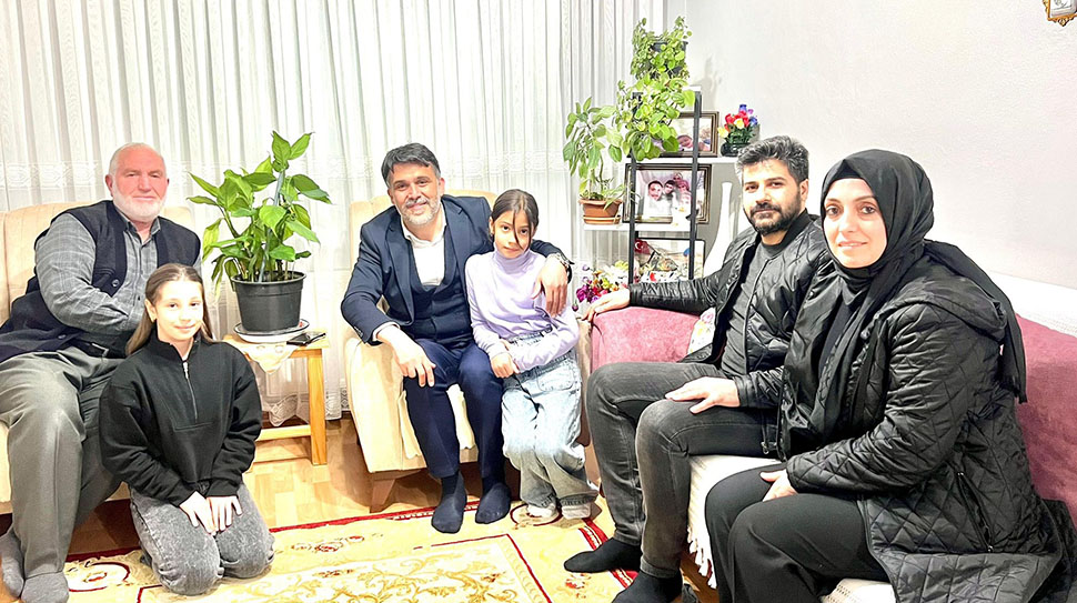 AK Parti Erzincan İl Başkanı Alpay Kabadayı, Merkez Mahalle muhtarlarıyla