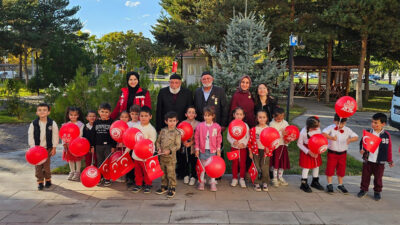 Erzincan’da düzenlenen “Dedemden Cumhuriyet Hatıraları” söyleşisinde, Cumhuriyet’in ilk yıllarına tanıklık