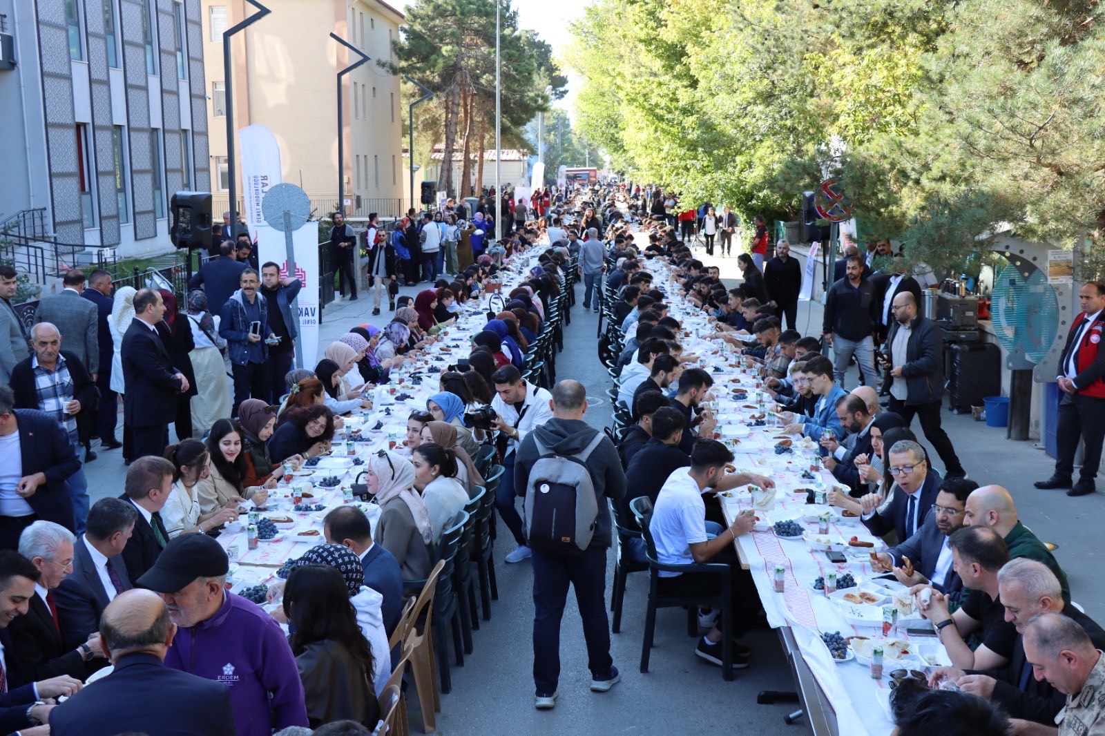 Erzincan’da yeni eğitim-öğretim dönemine girerken, üniversiteyi kazanarak kente gelen öğrenciler