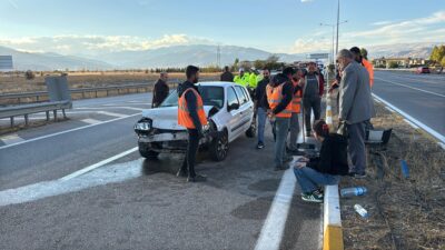 Erzincan’da iki aracın çarpışması sonucu meydana gelen kazada 2 kişi