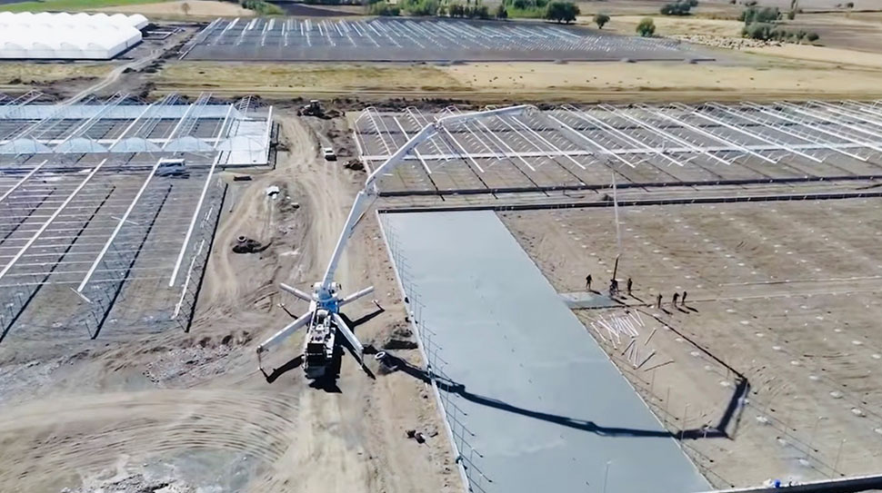 Erzincan’da Valilik himayesinde yürütülen Toplu Sera Bölgesi Projesiyle, modern tarım