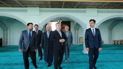 Erzincan Valisi Hamza Aydoğdu, Terzibaba Külliyesi’nde yürütülen hafızlık eğitimi, cuma