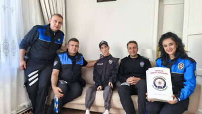 Erzincan’da yaşayan özel gereksinimli Samet’in polis olma hayali, İl Emniyet