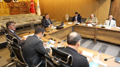 İçişleri Bakanı Ali Yerlikaya ve Ulaştırma ve Altyapı Bakanı Abdulkadir