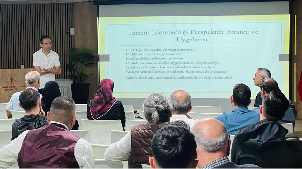 Erzincan’da turizm sektöründe hizmet standardını yükseltmeyi amaçlayan “Erzincan Turizminde Hizmet