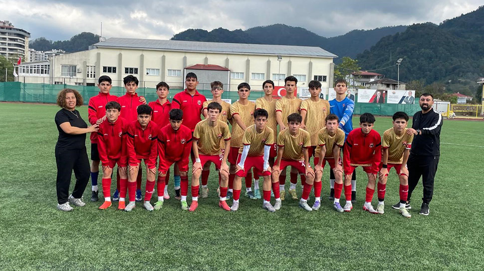 U15 Gelişim Ligi Elit Akademi mücadelesinde Anagold 24 Erzincan Spor,