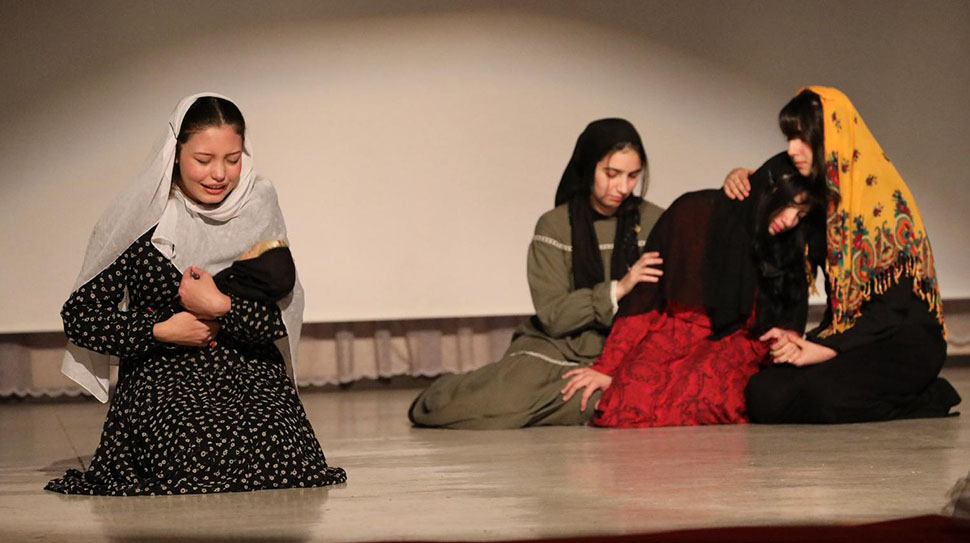 Erzincan’da 10 Kasım Atatürk’ü Anma Programı kapsamında Atatürk Anıtına çelenk