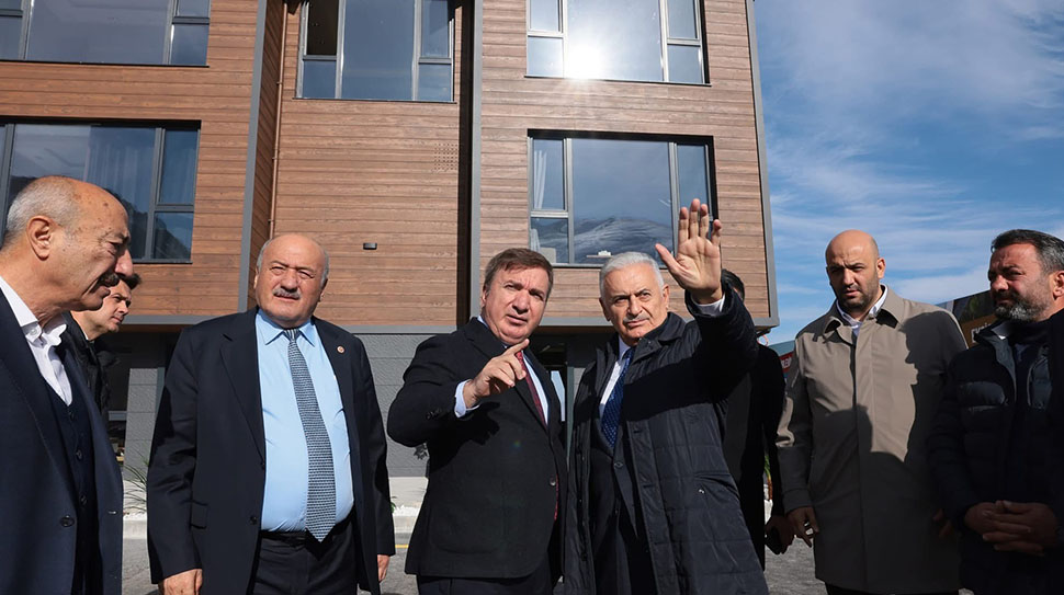 Bir dizi program için Erzincan’da bulunan Son Başbakan Binali Yıldırım,