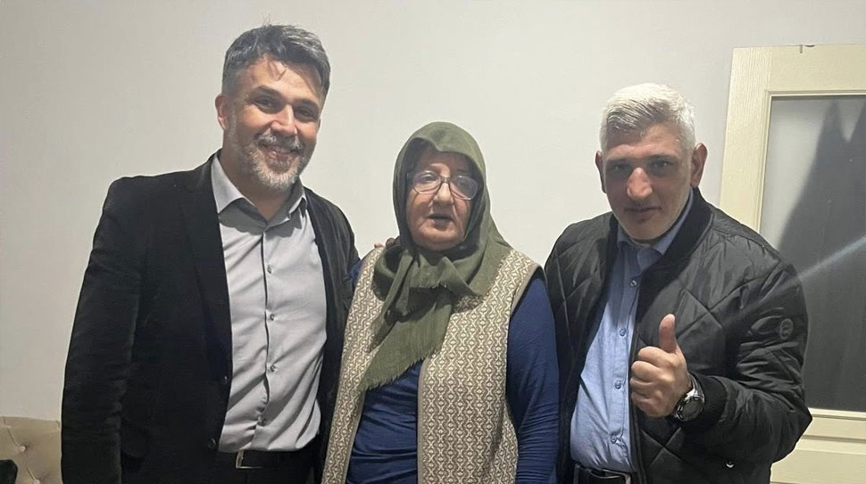 AK Parti Erzincan İl Başkanı Alpay Kabadayı, Beybağı Mahallesi’nde vatandaşlarla