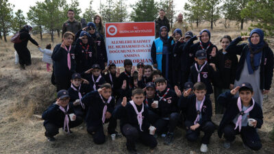 Erzincan’da Milli Ağaçlandırma Günü kapsamında Esentepe’de fidan dikim programı gerçekleştirildi.