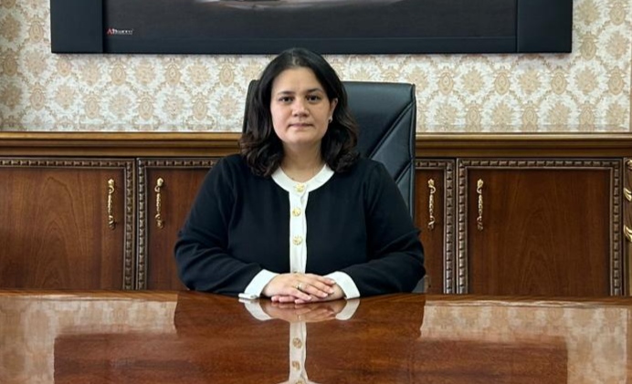 1989 yılında Kastamonu’nun Taşköprü ilçesinde doğan Zeynep Topcu, ilk ve