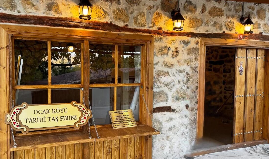 Kemaliye’ye bağlı Ocak Köyü’nde bulunan tarihi köy fırını, Valilik ve
