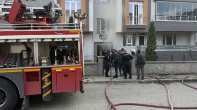 Erzincan’da bir apartmanın bodrum katında çıkan yangın itfaiye ekiplerinin müdahalesiyle&nbsp;söndürüldü.