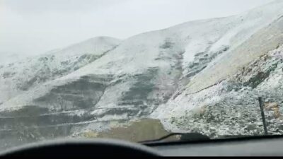 Hava sıcaklıklarının düşmesiyle Erzincan’ın yüksek kesimlerine kar yağdı. Erzincan’da önceki