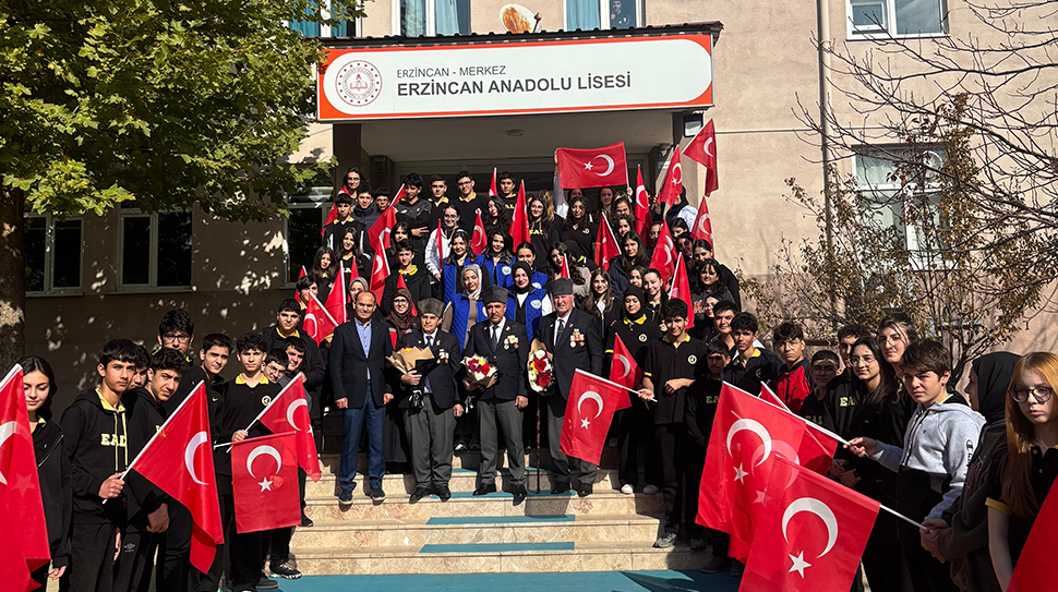 Erzincan Anadolu Lisesi Değerler Kulübü öğrencileriyle EBYÜ Sosyal Hizmet Bölümü