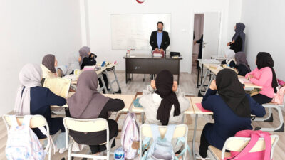 Erzincan İl Müftüsü İsmail Fakirullahoğlu, il genelindeki Kur’an kurslarını ziyaret