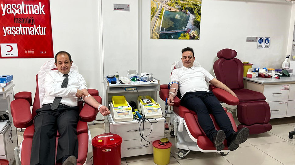 Erzincan İl Tarım ve Orman Müdürü Alper Koçaker, Türk Kızılayı