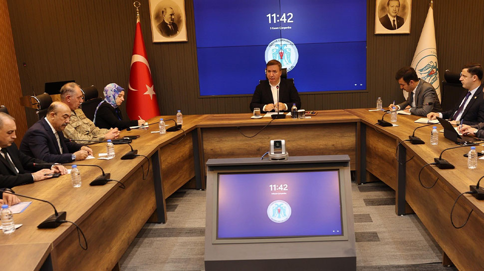 Erzincan Valisi Hamza Aydoğdu başkanlığında, vali yardımcıları ve birim amirlerinin