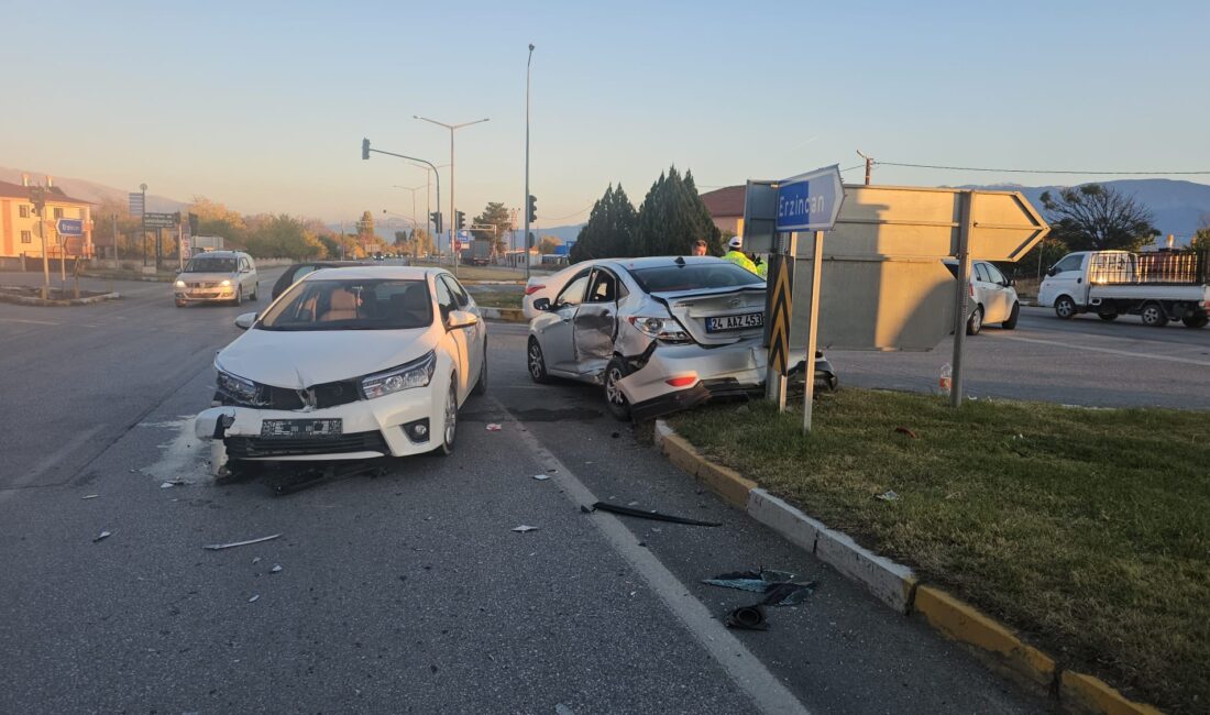 Erzincan’da iki otomobilin çarpışması sonucu 1’i çocuk 5 kişi yaralandı.