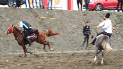 Erzincan’da, geleneksel spor kültürünün en önemli örneklerinden biri olan atlı