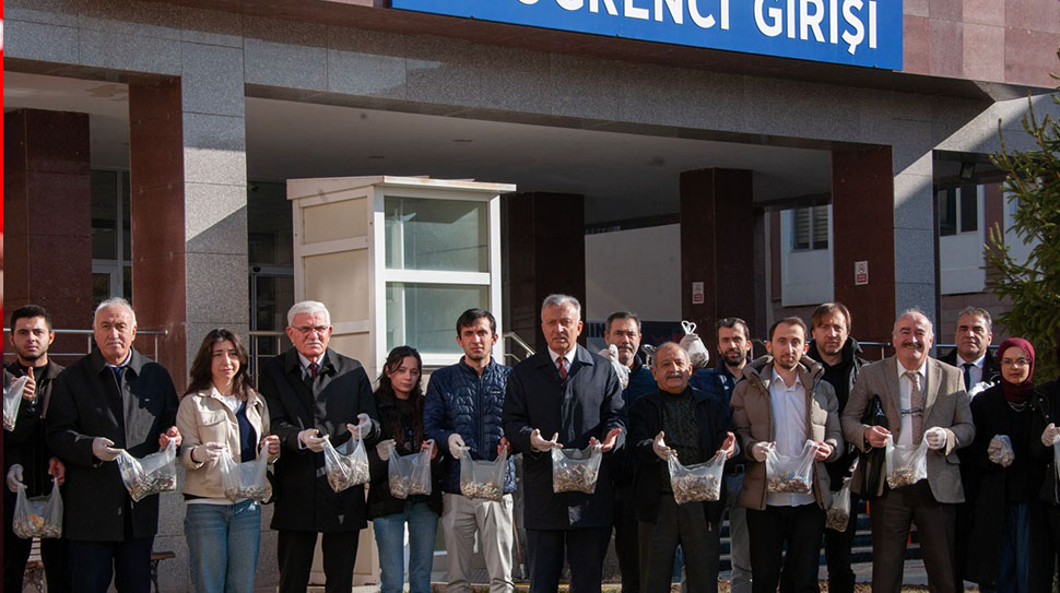 Erzincan Binali Yıldırım Üniversitesi Rektörü Prof. Dr. Akın Levent, çevre