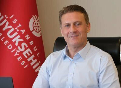 Türkiye’de hem özel sektördeki başarıları hem de kamu yönetimindeki tecrübeleriyle