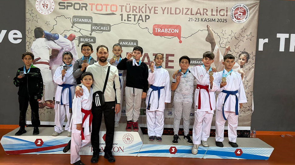 Erzincanlı sporcular, 21-23 Kasım tarihlerinde Trabzon’da düzenlenen Karate Spor Toto