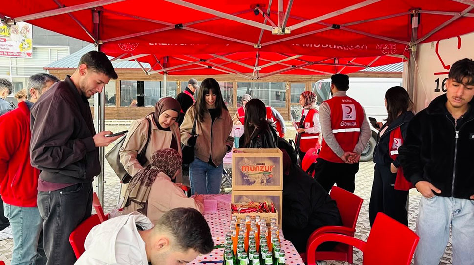 Türk Kızılay Erzincan Kan Bağış Merkezi, “Kan Bağışı Maratonu Sürüyor!”