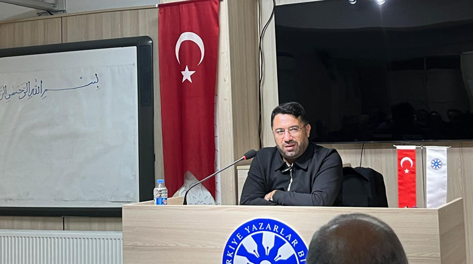 Türkiye Yazarlar Birliği Erzincan Şubesi’nin düzenlediği programda İl Müftüsü İsmail