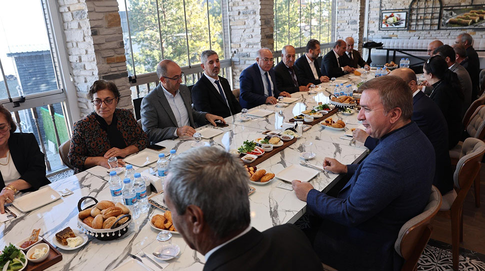 Erzincan Valisi Hamza Aydoğdu, 24 Kasım Öğretmenler Günü kapsamında mesleğinde