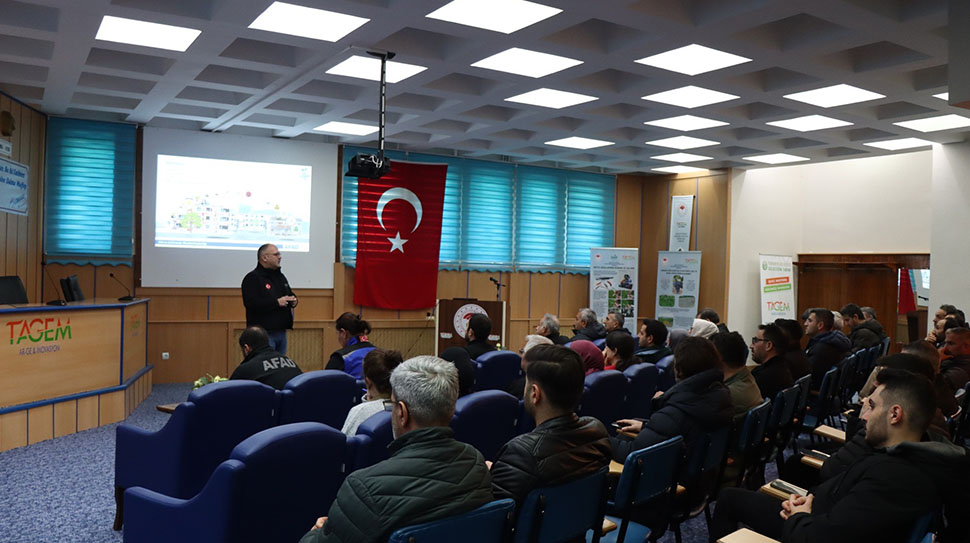 Erzincan Bahçe Kültürleri Araştırma Enstitüsü, personelinin afet bilincini artırmak amacıyla