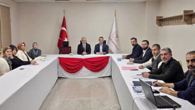 Erzincan İl Sağlık Müdürlüğü tarafından düzenlenen toplantıda, sağlık çalışanlarının güvenli