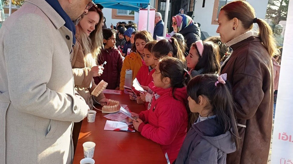  Erzincan İl Sağlık Müdürlüğü tarafından ilkokul öğrencilerine yönelik düzenlenen “Sağlıklı