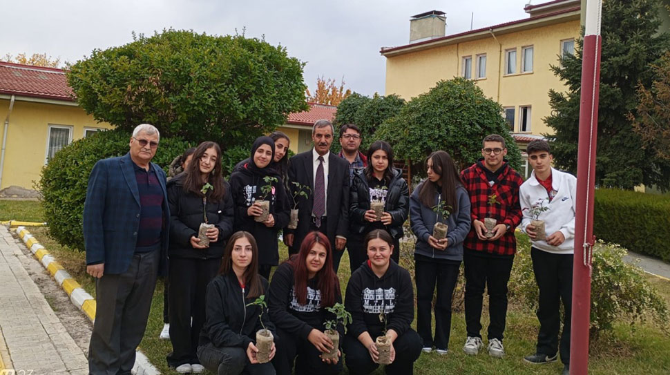 Erzincan Gül-Celal Toraman Tarım Meslek Lisesi öğretmen ve öğrencileri, 100.