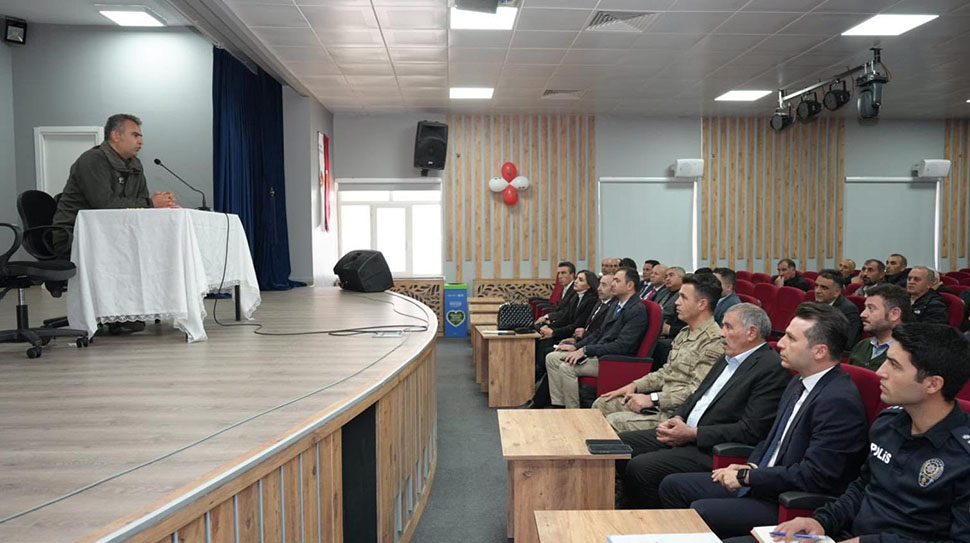 Üzümlü’de artan sokak hayvanları sorununa çözüm bulmak amacıyla düzenlenen geniş