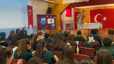 Erzincan İl Millî Eğitim Müdürlüğü koordinatörlüğünde yürütülen “Okur-Yazar Buluşmaları” etkinliğinde