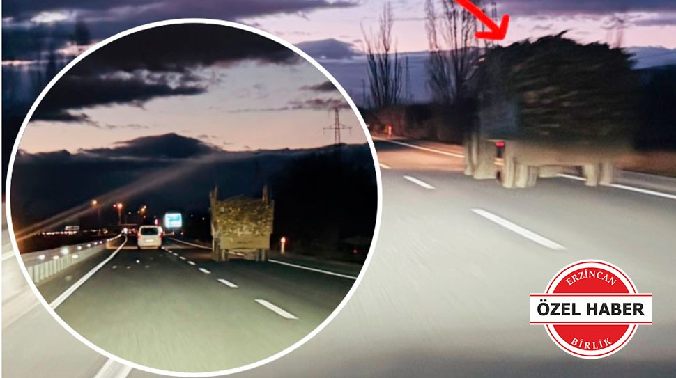 Üzümlü–Erzincan kara yolunda akşam saatlerinde yük taşıyan traktörlerin römork kapaklarının