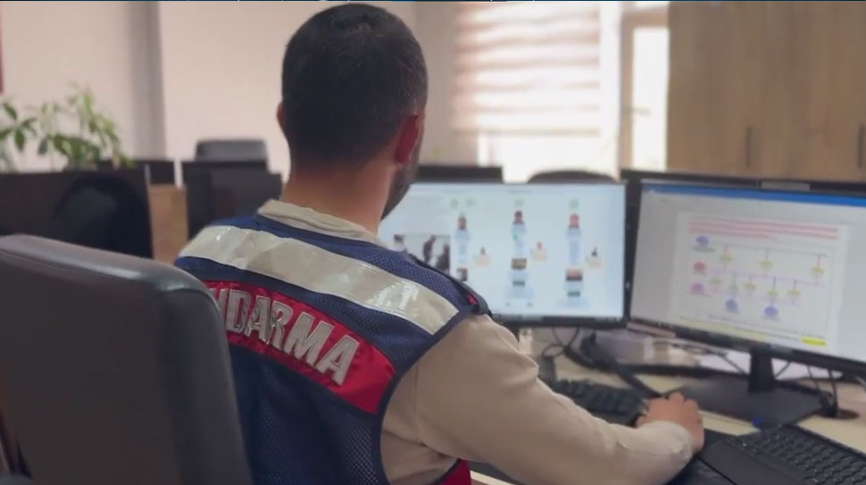 8 ilde eş zamanlı düzenlenen dev operasyonda, milyonlarca liralık siber