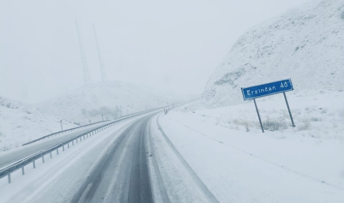 Erzincan–Sivas karayolunun Sakaltutan ve Kızıldağ geçitlerinde sabah saatlerinde etkili olan